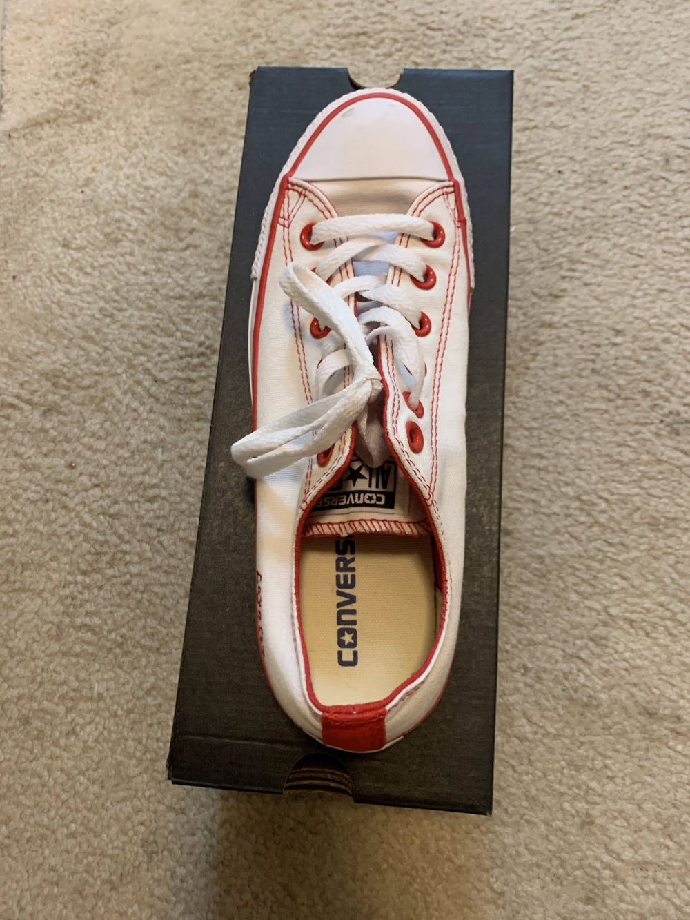BRAND NEW IN BOX / NWT 🔥

Authentic Converse Chuck